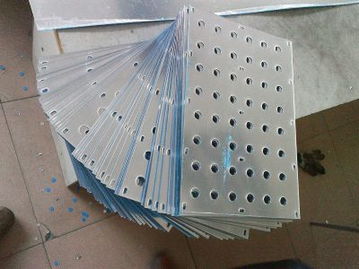 探索LED燈具反光板 塑料反光板在照明系統(tǒng)中的關鍵作用與選擇指南