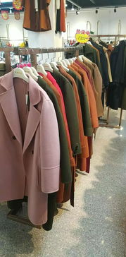 下沙家門(mén)口的服裝工廠店 胖太太服飾驚喜特惠，雙面羊絨299元起，全場(chǎng)低至1折！